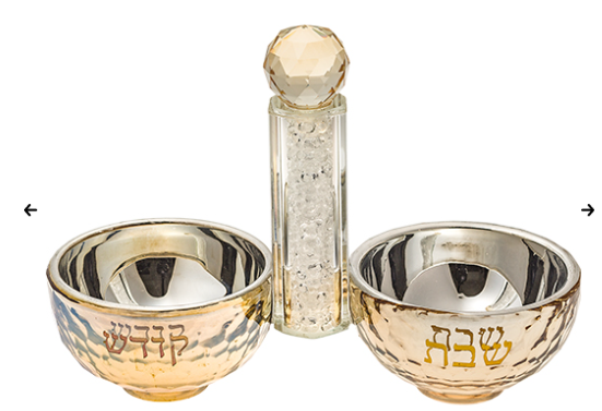 Salière et poivrière en cristal avec inscriptions dorées