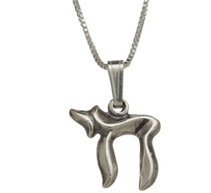 Hai bijou en argent avec sa chaine.