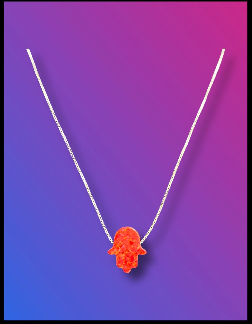 Main en opaline rouge avec chaine en argent